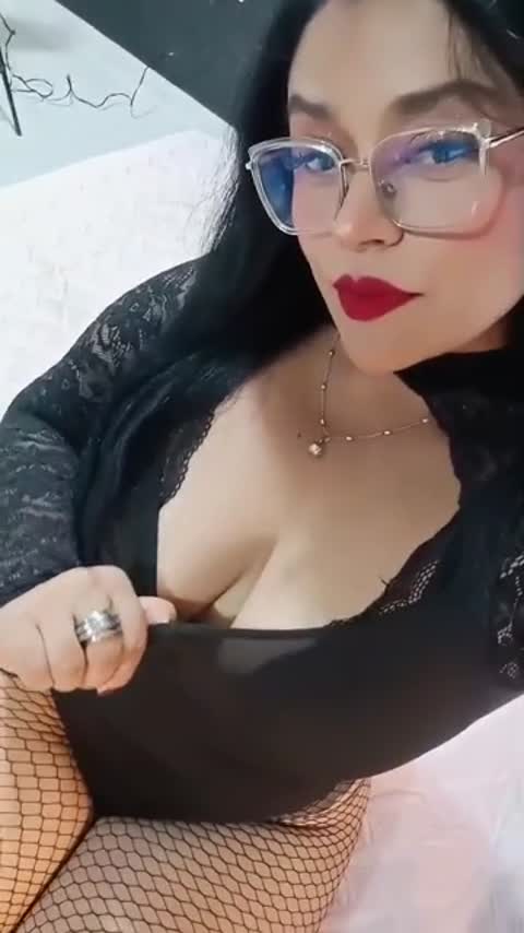 You always manage to make me want to stay online just a little longer 😏