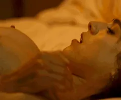 Aubrey Plaza & Margaret Qualley - Honey Don't! (2025) WatchItForThePlot